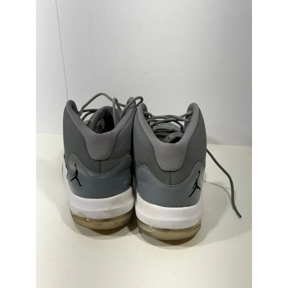 Jordan Max Aura Cool Grey White Gum Basketball Shoes AQ9084-012 Mens Size 12